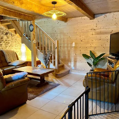 Holiday home Maison Reposante Saint-Alyre-es-Montagne
